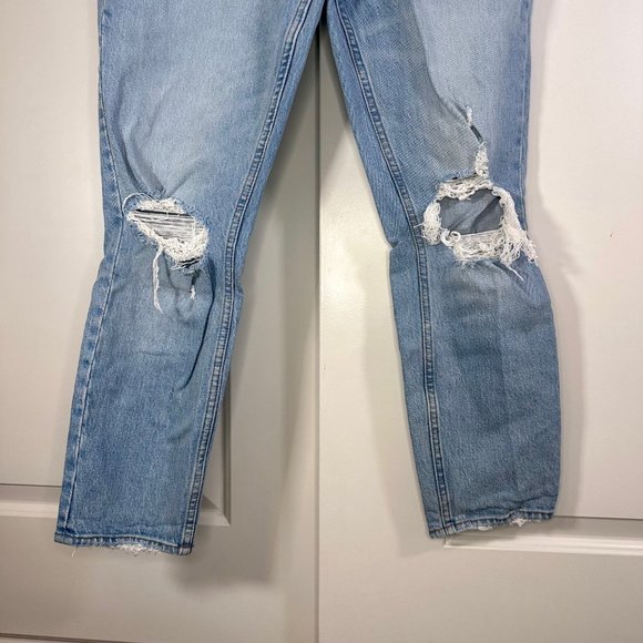 Abercrombie & Fitch Mom High Rise Distressed Ripped Knees Light Wash Jeans 27 - Picture 8 of 11